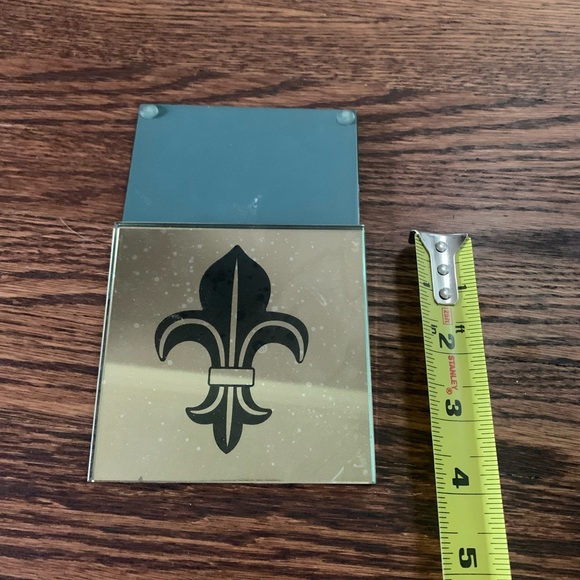 TWO MIRRORED COASTERS WITH FLEURS DE LIS - Picture 2 of 4